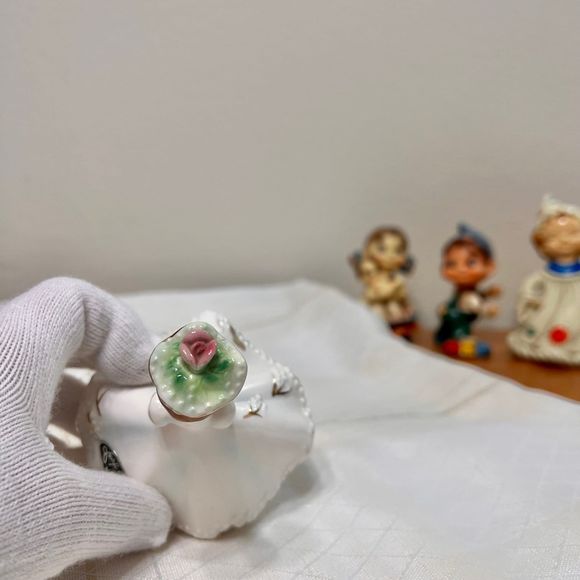 Vintage Josef Originals Bride, June Birthday Girl Figurine, Doll of the Month - Picture 5 of 7